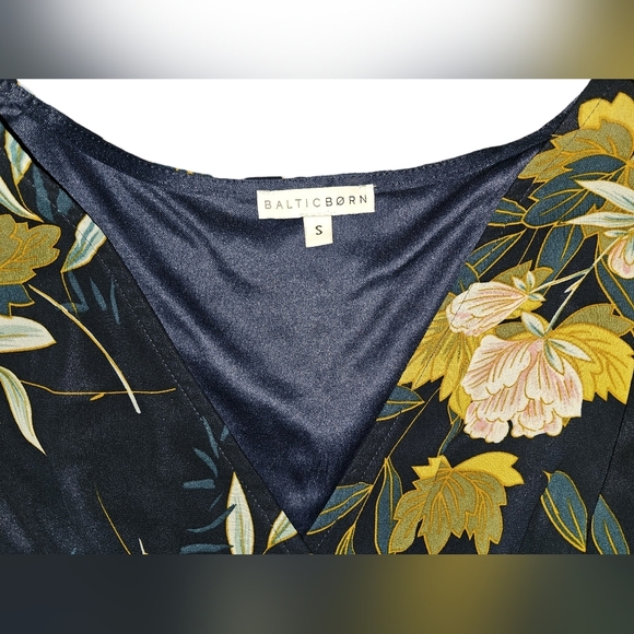 Baltic Born Kia Kimono Maxi Dress Black Floral Chiffon Slit Formal Gown Sz S - Picture 16 of 16